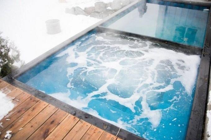 How to make a swimming pool out of the container, the installation of which does not take an hour