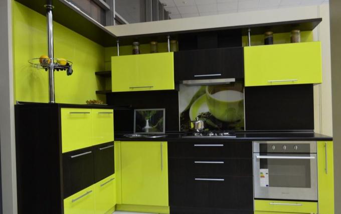 Green kitchen (42 photos): interior decoration in light green and other colors, instructions, video and photos