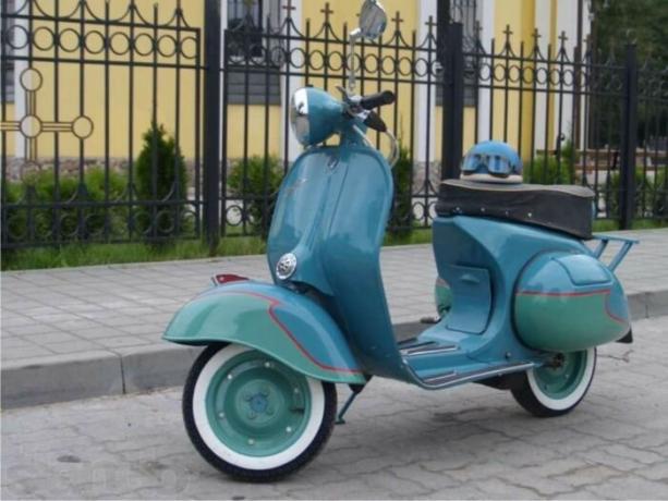 The first Soviet scooter.