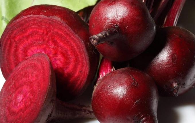 A method which allows to prepare beets for 10 minutes. It turns out tasty and healthy product