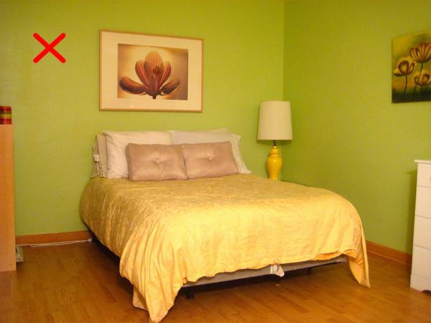 6 errors in the interior of a bedroom, which allow almost all