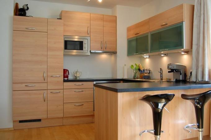 Beige and brown kitchen (44 photos): DIY video instructions for installation, design features in these colors, price, photo
