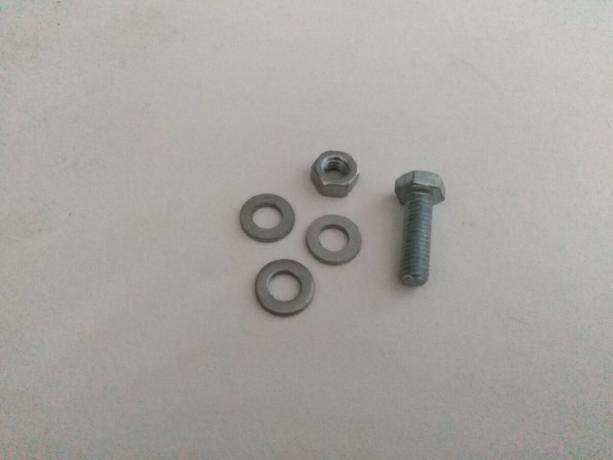 Contents: bolt, washer 3 nut.