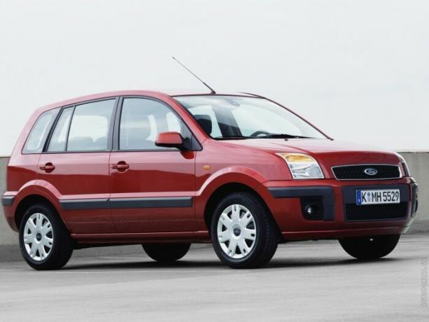 Small MPV Ford Fusion was produced primarily for the European market. | Photo: ford.autoportal.ua.