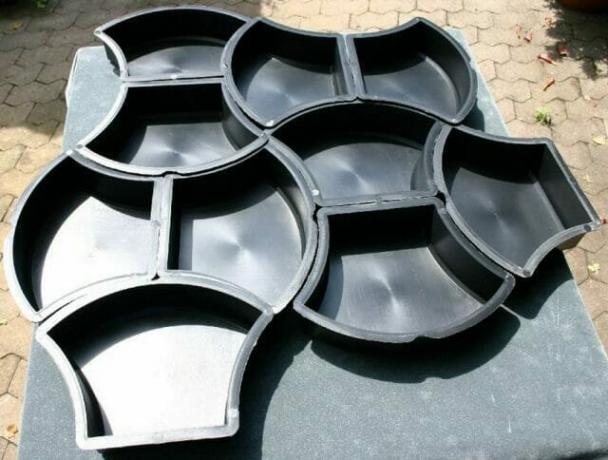 For casting of paving stones required shape