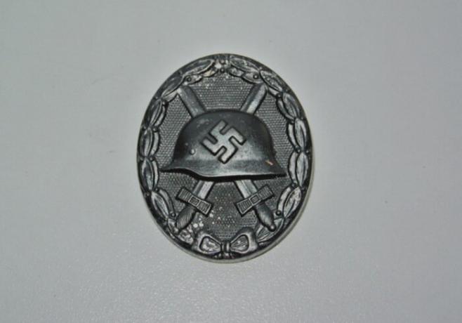 Wound Badge Nazi Germany's third degree. Second degree - silver. First - gold. / Photo: forum.guns.ru. 