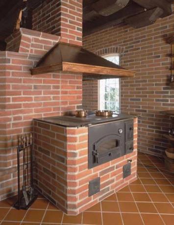 Stove with oven, hob and domed hood