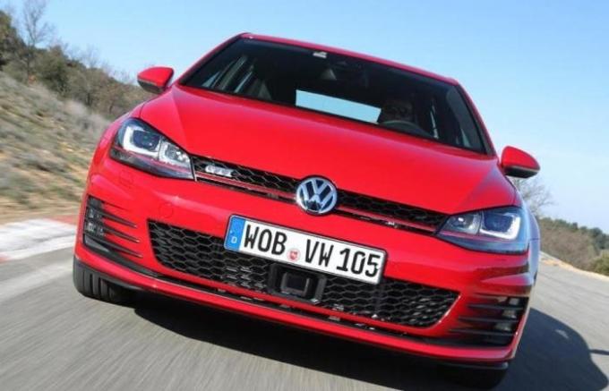  "Charged" hatchback Volkswagen Golf GTI can not boast of high reliability. | Photo: autoweek.com.