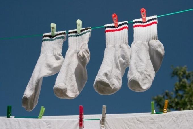 Do not forget to take care of socks. / Photo: modaistile.ru.