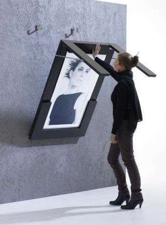 Original and creative: the folding table is a picture.