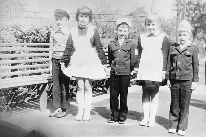 Soviet schoolchildren.