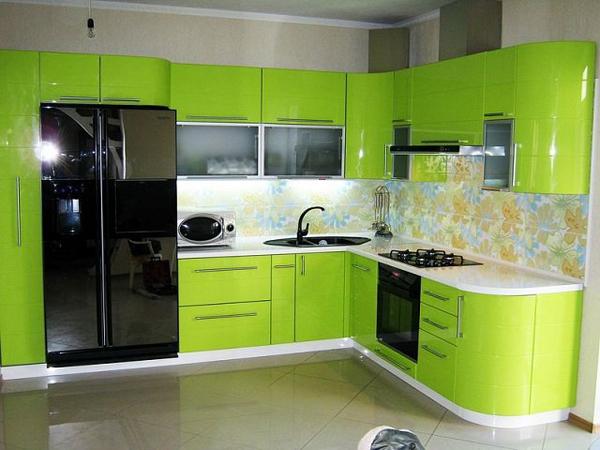 Scientifically proven that bright colors in interiors increase appetite