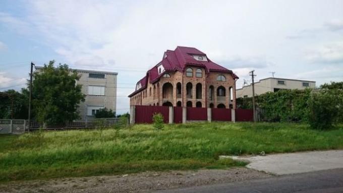 The richest village in the Ukraine, where there is no 1-storey building