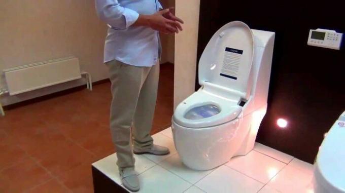 This toilet is not only the washes.