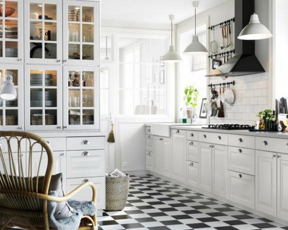 The checkerboard pattern will look original in the kitchen of any size