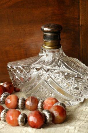 Old perfume bottles: and used to be much heartier than this your modern "luxury".