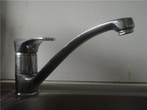 How to change a faucet in the kitchen with your own hands: video instructions for replacing a kitchen faucet under a stone, photo and price