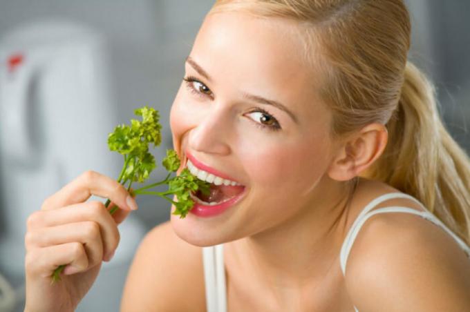 Parsley is useful not only from the fume, but also for the overall health of the body. / Photo: t1.aimg.sk. 