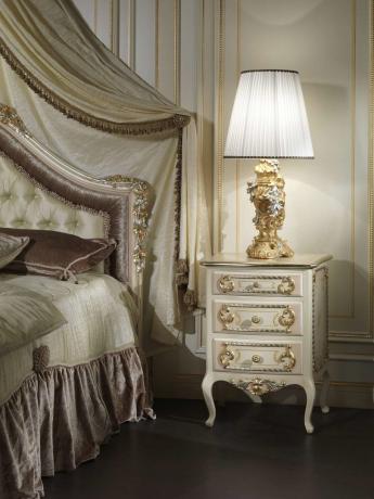 Photo bedside tables in classic style