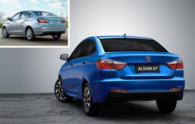 Except for a few small details, the back of the design Changan Alsvin V7 fully duplicate registration LADA Vesta. Advertising