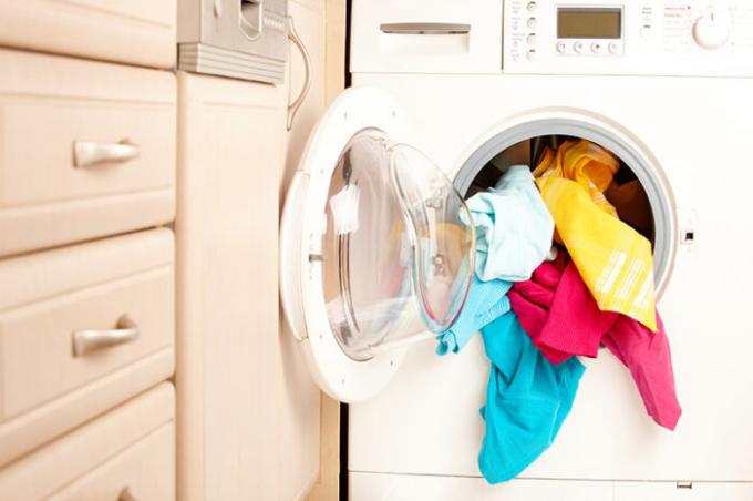 Why do we need a wet cloth during washing in the machine-Machine: trick from experienced housewives