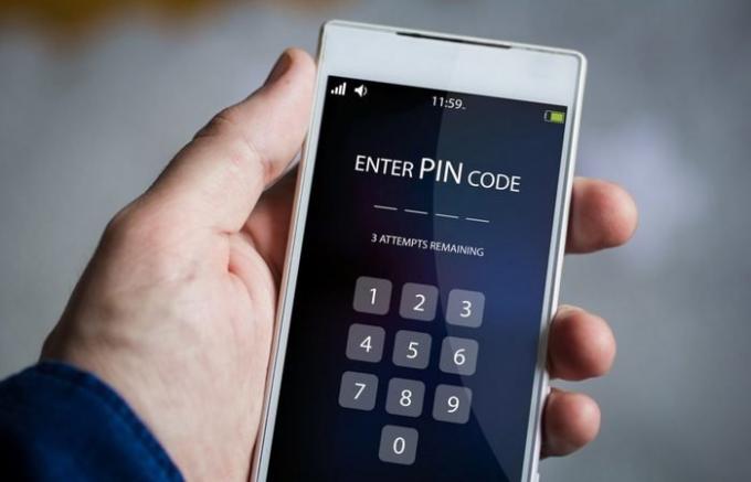 PIN-code smartphone: the threat from the sensors.