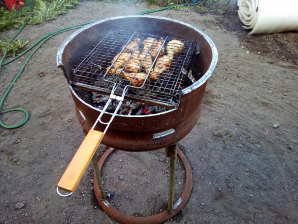 It turns a great grill or barbecue. | Photo: stroy-podskazka.ru.