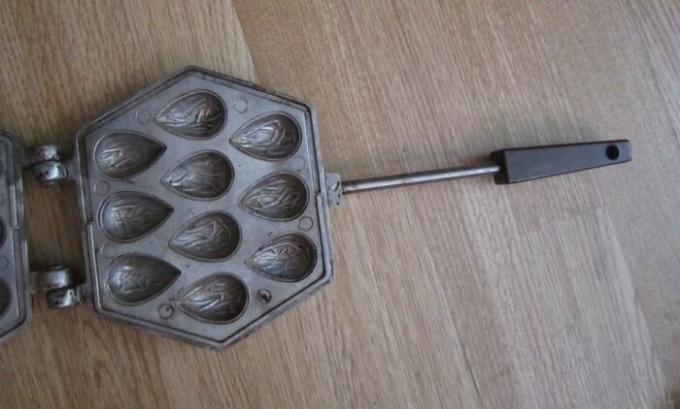 The high-tech device for making cookies.