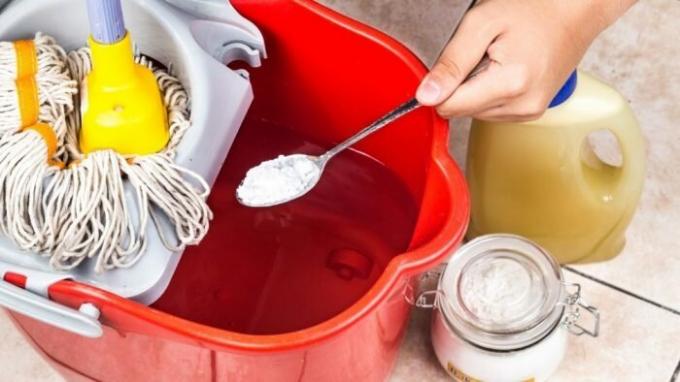 Perfect cleanliness together with the baking soda will become more accessible. / Photo: 98fmcuritiba.com.br. 