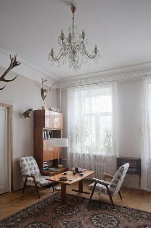Soviet interior architects kept in the apartment.