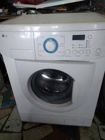 General view of the washing machine