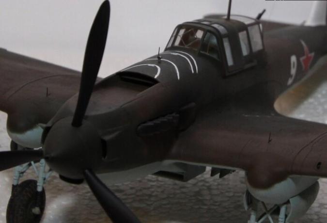 White lines on the hood of the Il-2. | Photo: scalemodels.ru.