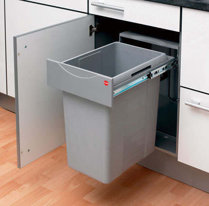 Pull-out bin