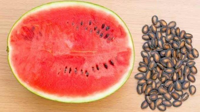 watermelon seeds is not necessary to throw. / Photo: healthadvice365.com