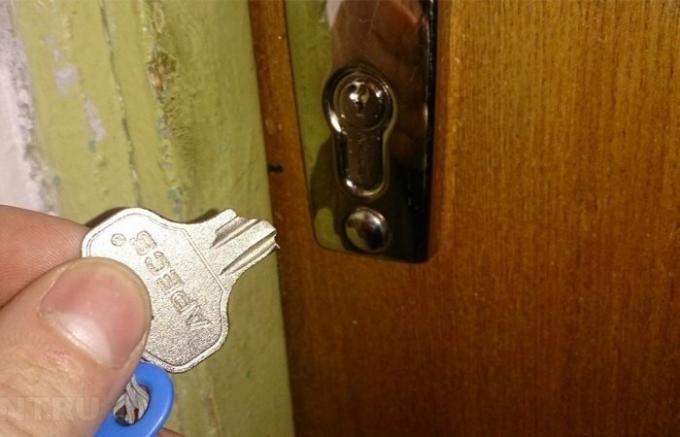  Broken key in the lock.