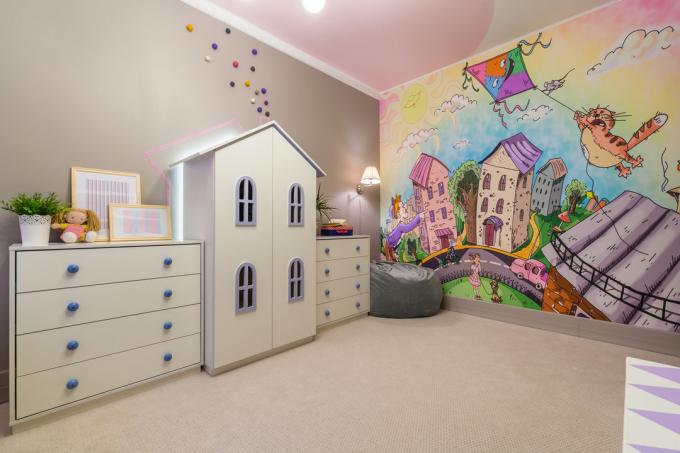 Surprise room for a girl: how to turn a few square meters into a fairy tale