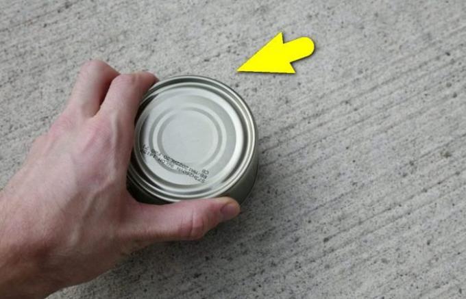 How to open the can of food without a knife and bottle openers: Army method