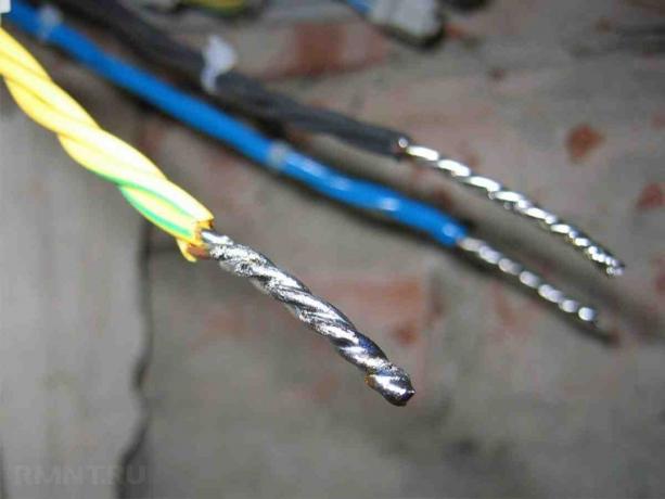 How to solder twist flexible wire?