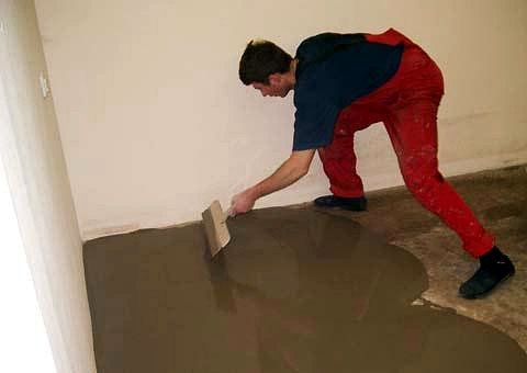 Pour the screed onto the floor