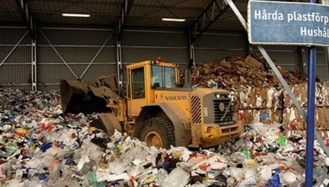 In Sweden, only 7% of trash is in landfills.