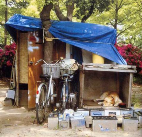 "Palaces" homeless. | Photo: Bomz.org. 