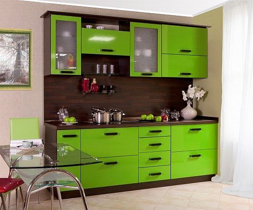 Kitchen in lime color will decorate the interior and give you a cheerful mood
