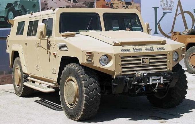 Arabic SUV Nimr - a copy of the Russian "Tiger". | Photo: militarycat1.blogspot.com.