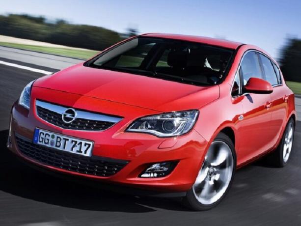 Opel Astra - the most popular model of the German automaker. | Photo: caradisiac.com.