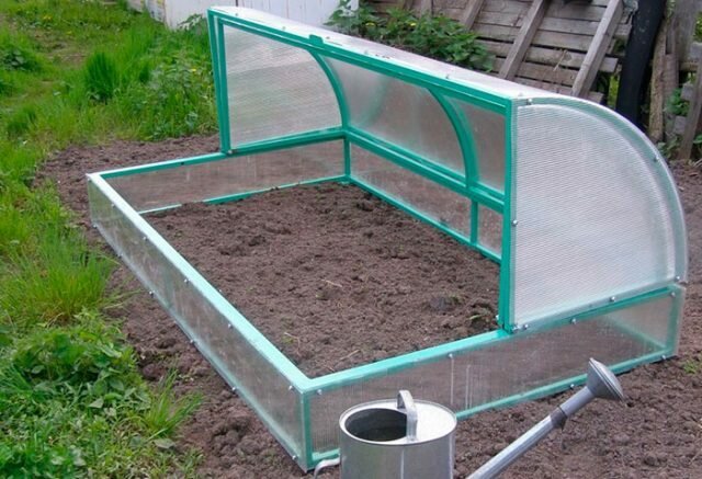 How to make a greenhouse structure "breadbasket" of polycarbonate coated with