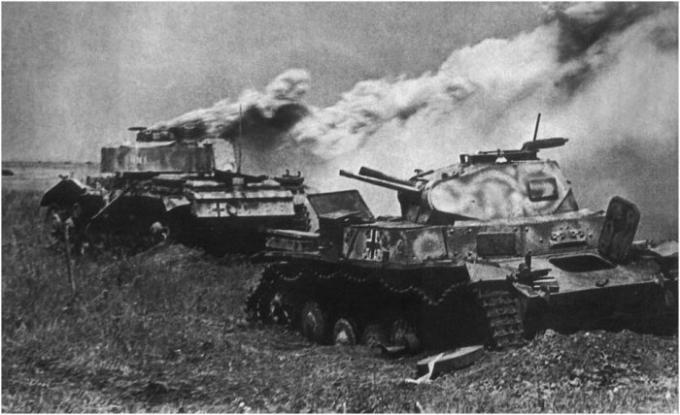 Already the first battle showed that German tanks are not so reliable. | Photo: yandex.ua. 